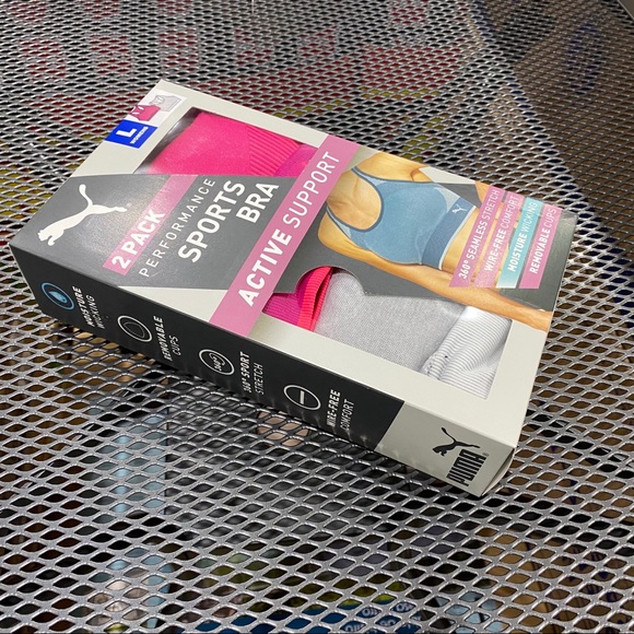 2 Pack - Puma Women's Seamless Sports Bras - New - Picture 3 of 7